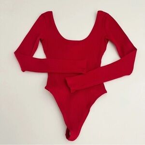 ARITZIA WILFRED Leila Long Sleeved Bodysuit Ribbed Thong Red Lillooet Size Small